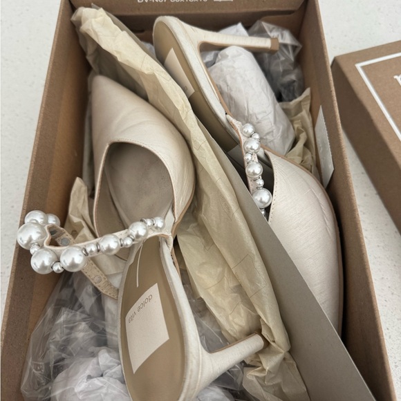 Dolce Vita White Pearl-Embellished Kanika heels - Picture 3 of 4